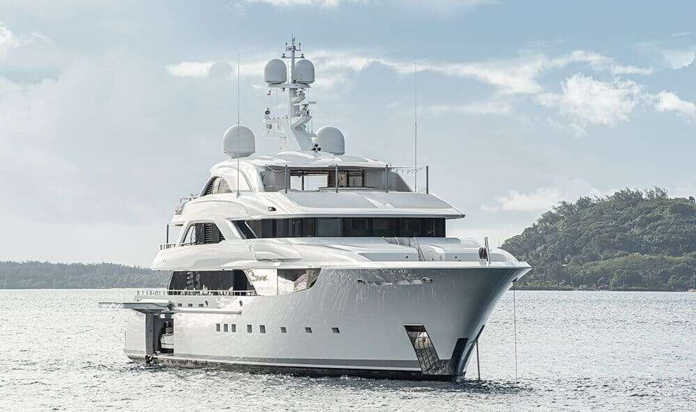 Comprehensive assessments of the yacht's overall condition, delivering detailed reports that can be used for insurance purposes or to establish a starting market price.